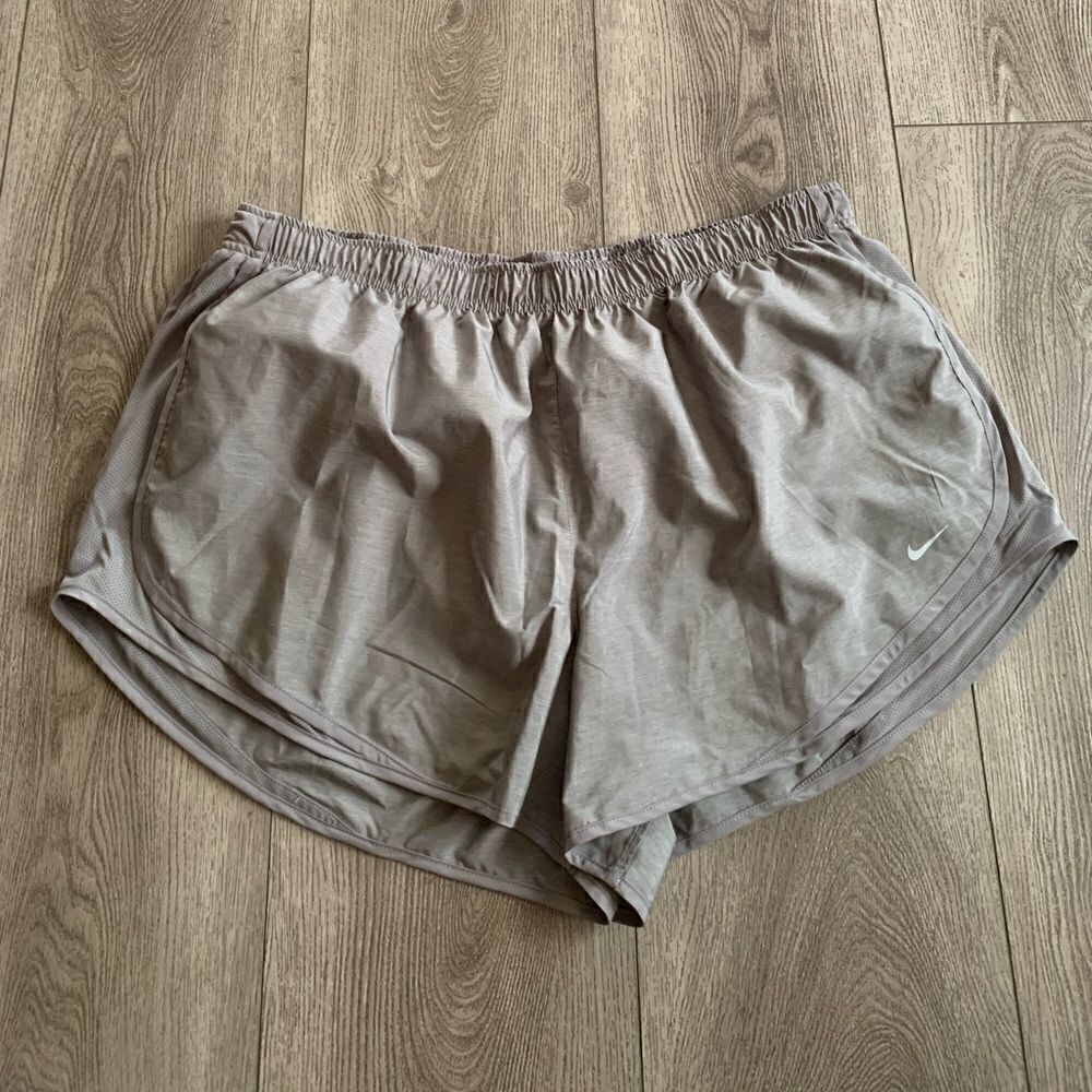 Nike woman’s running shorts with underwear lining